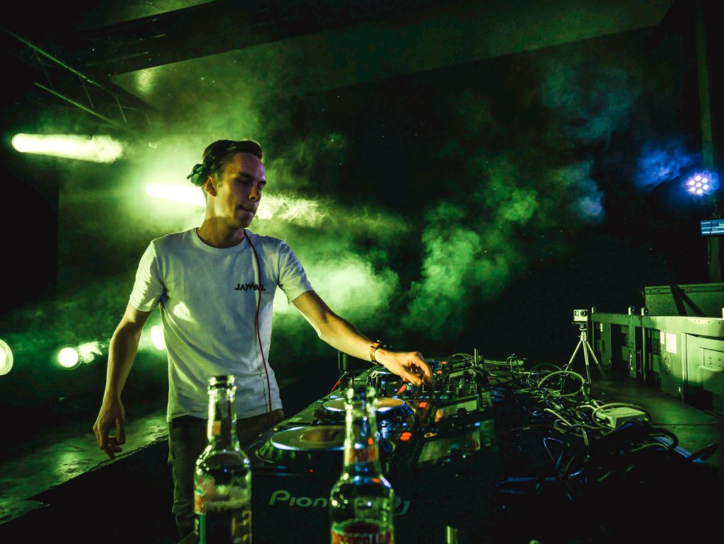 festa: dj